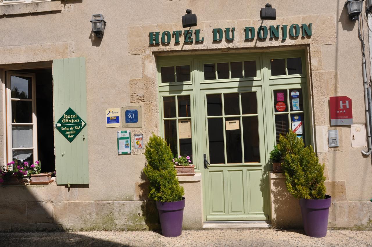 Hotel Du Donjon Aulnay  Bagian luar foto