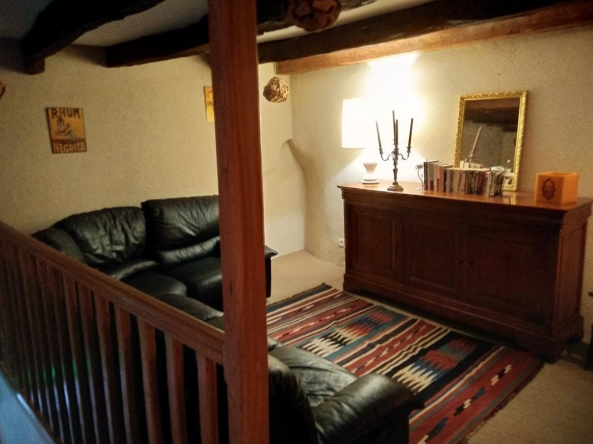 Hotel Du Donjon Aulnay  Bagian luar foto