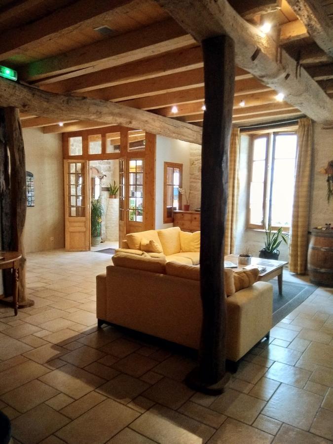 Hotel Du Donjon Aulnay  Bagian luar foto