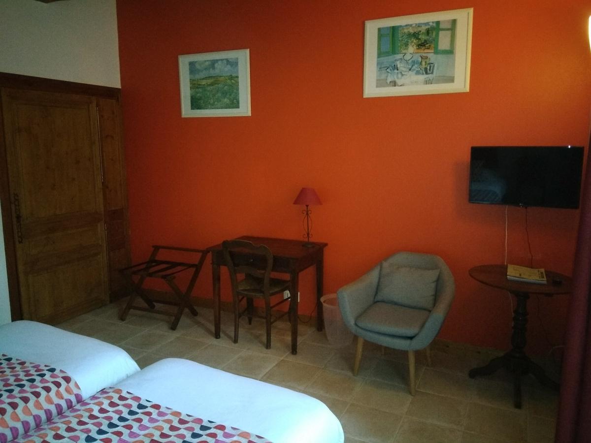 Hotel Du Donjon Aulnay  Bagian luar foto