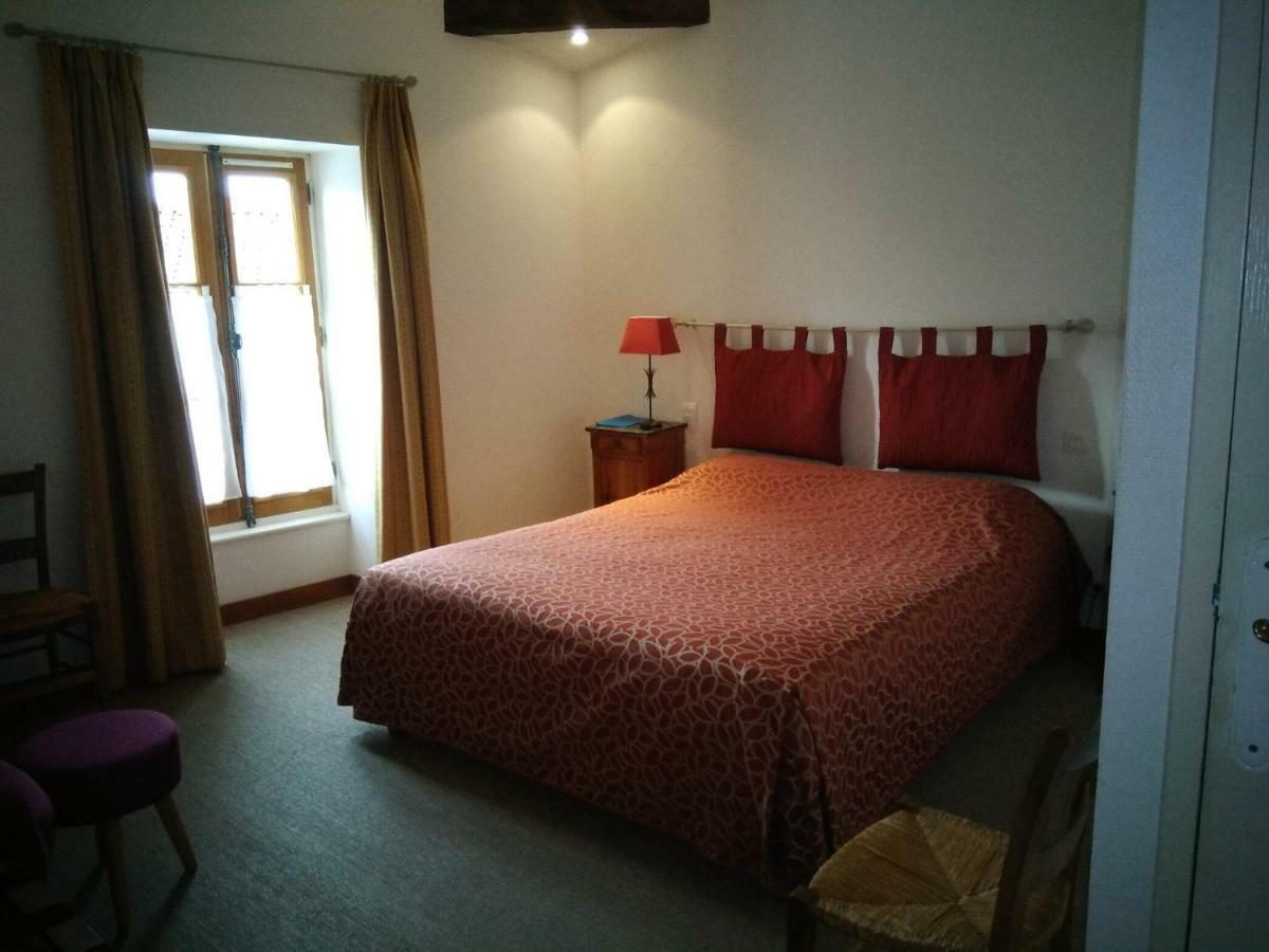 Hotel Du Donjon Aulnay  Bagian luar foto